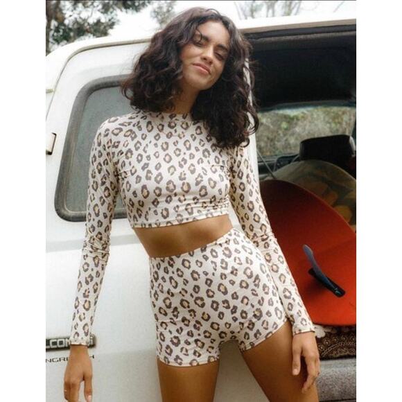 Billabong Other - Billabong• Sweet Sands Crop Rashguard